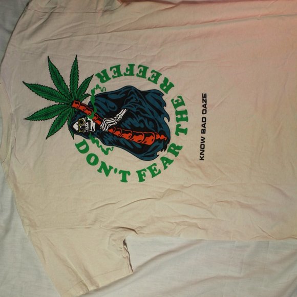 don't fear the reefer weed  tee - Picture 2 of 4